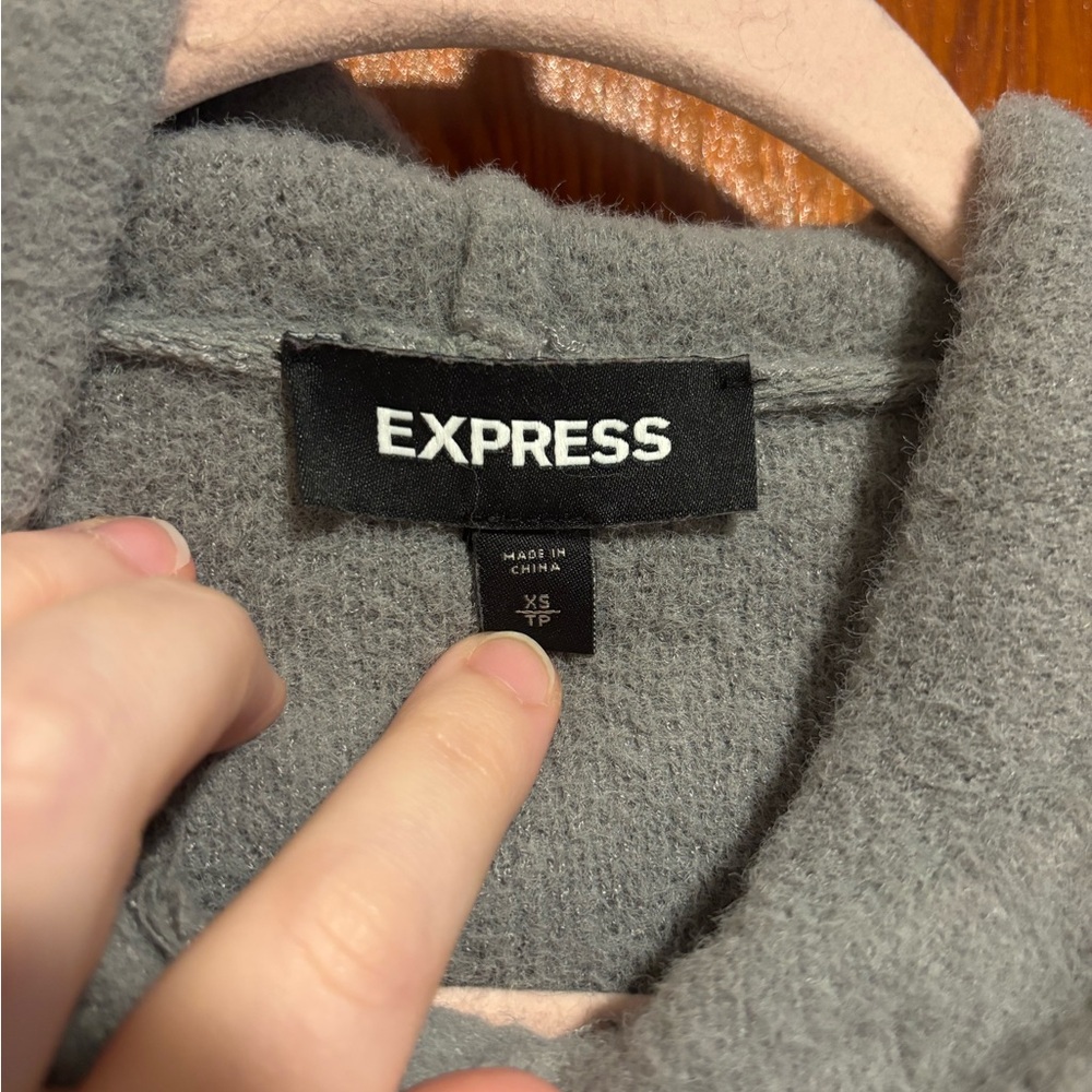 EXPRESS Gray Women's Soft Hooded Sweater Size Extra Small - Picture 4 of 6